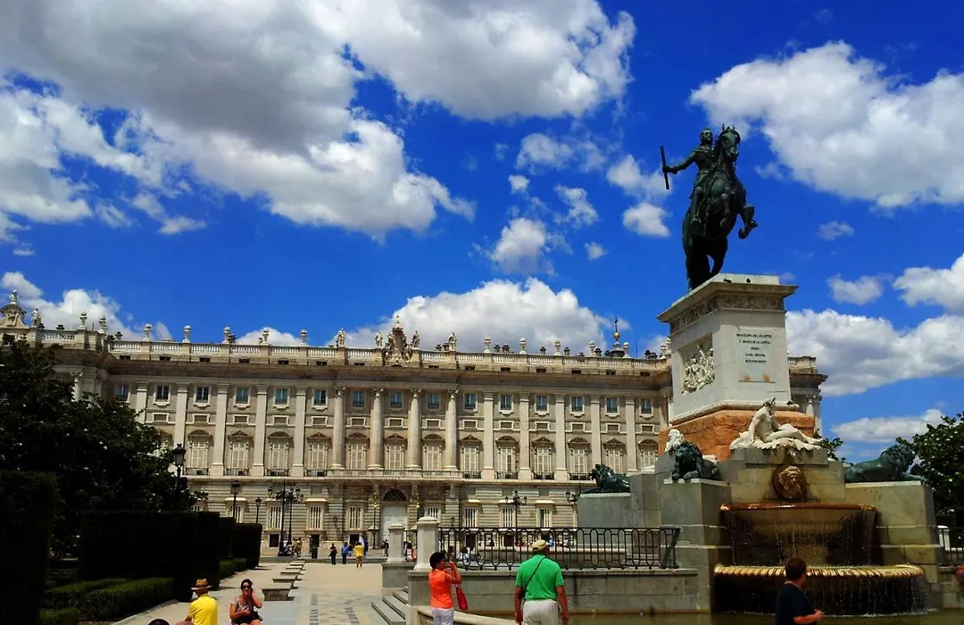 Gran Via Valverde Apartaments & Rooms Parking-1