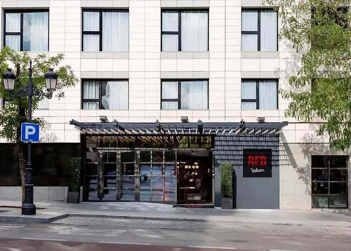 Zentrales Hotel: Radisson Red Madrid