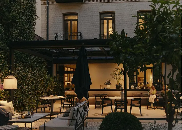  Unico Madrid, Small Luxury s